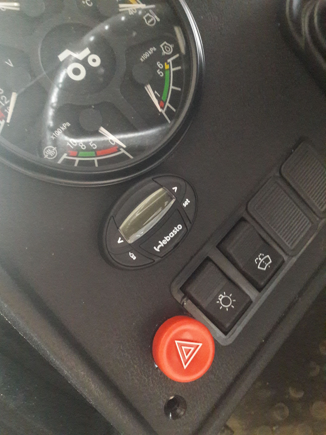 Установка предпусковых подогревателей Webasto TermoTop EVO